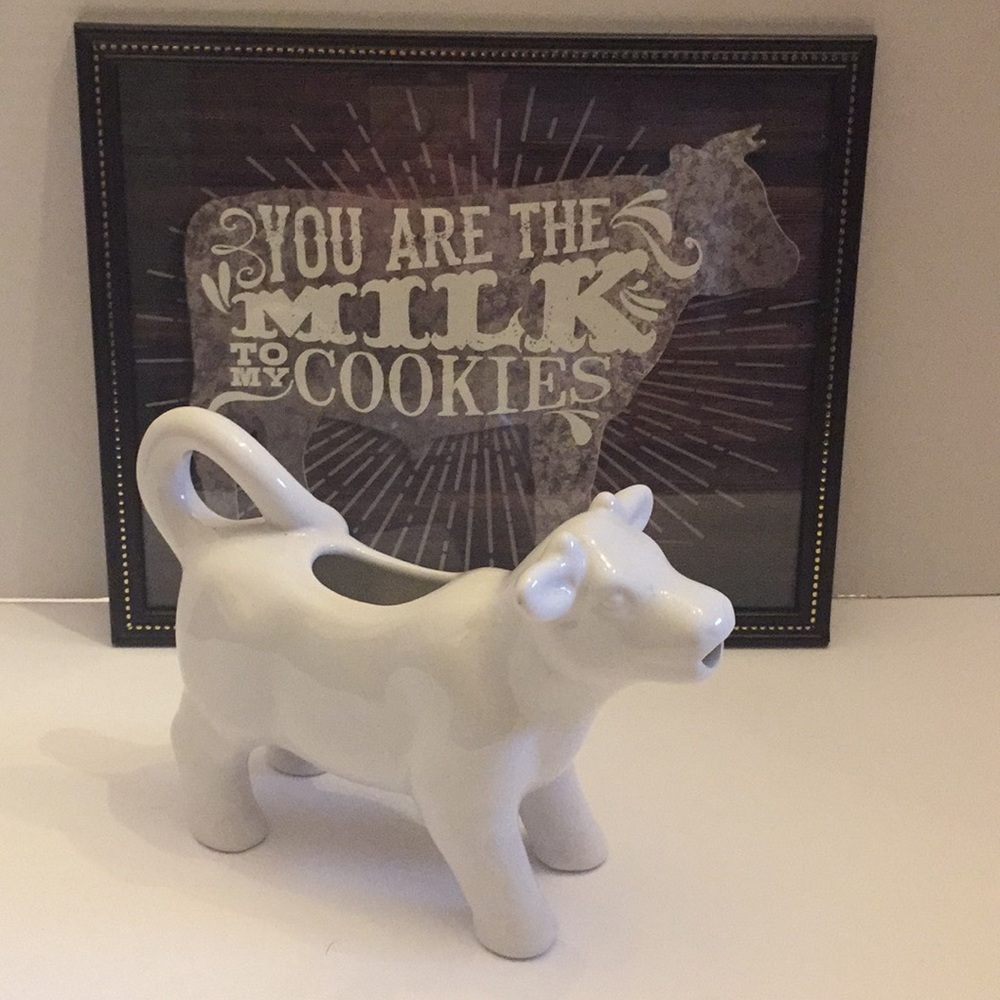 Cow shaped creamer